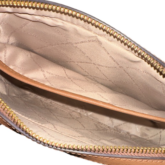 EUC Michael Kors Jet Set Crossbody - Picture 9 of 10